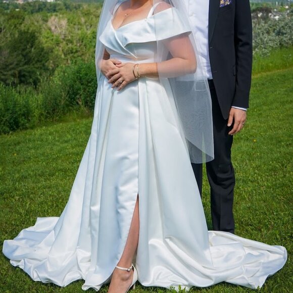 Modern Flattering Ivory Bridal Gown - Picture 2 of 10